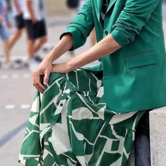 Zara Green and Cream Geometric Pattern Midi Dress - Picture 5 of 7